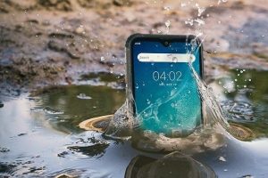 Rekomendasi Smartphone Waterproof: Tahan Air dan Tahan Banting